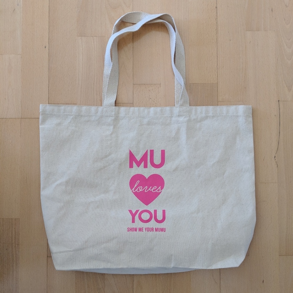 FREE w/Mumu clothing purchase